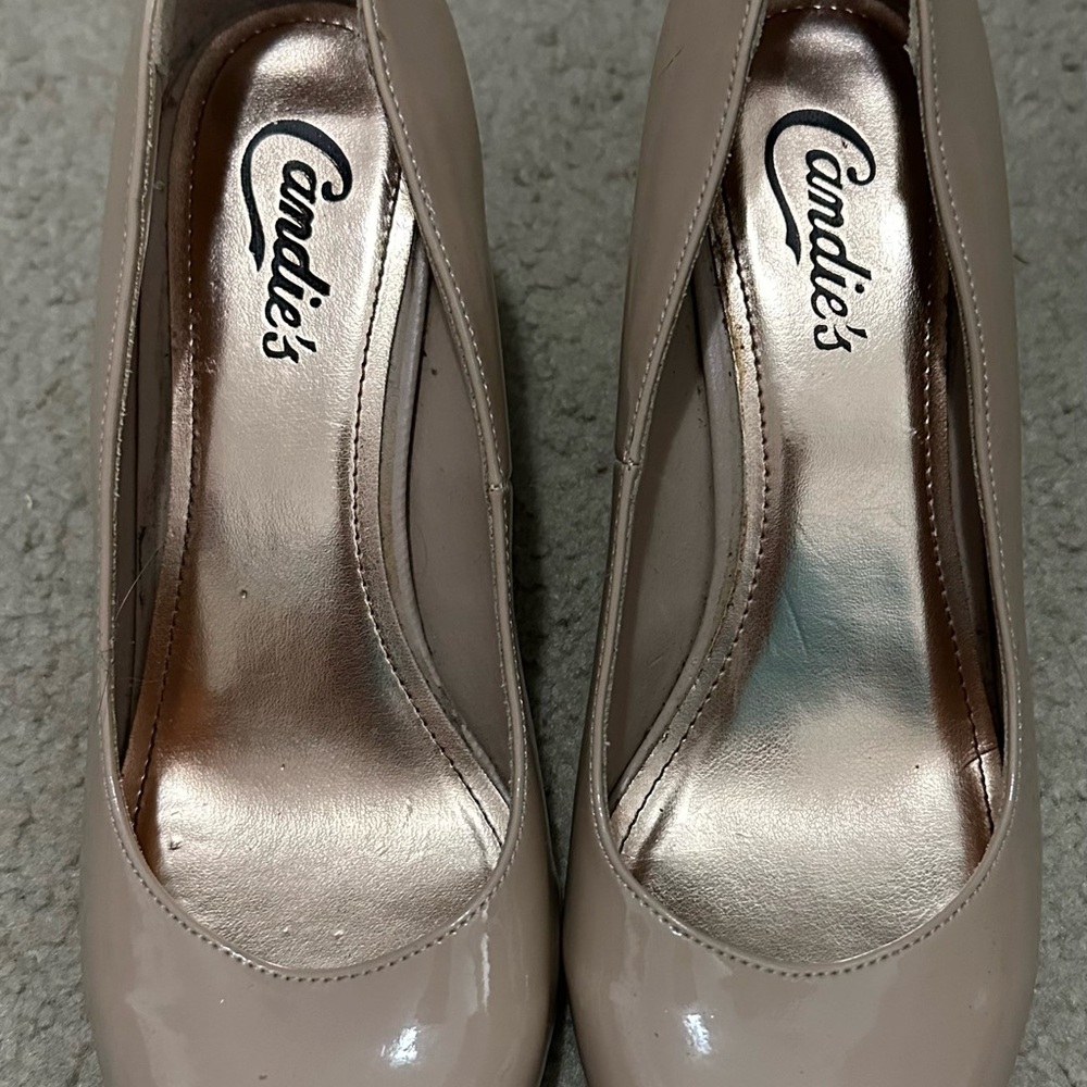 Candie's Women's Cream Pumps